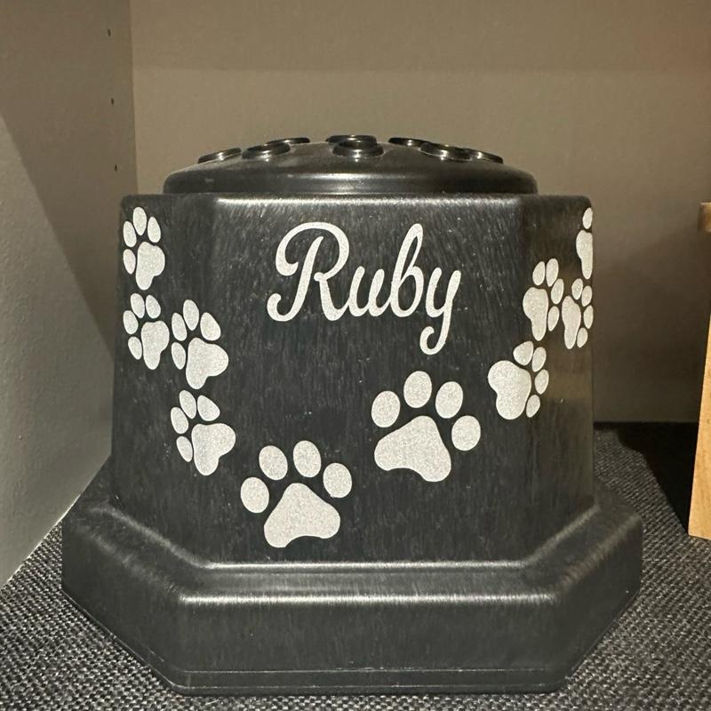 Personalised pet paw print memorial flower vase flower options