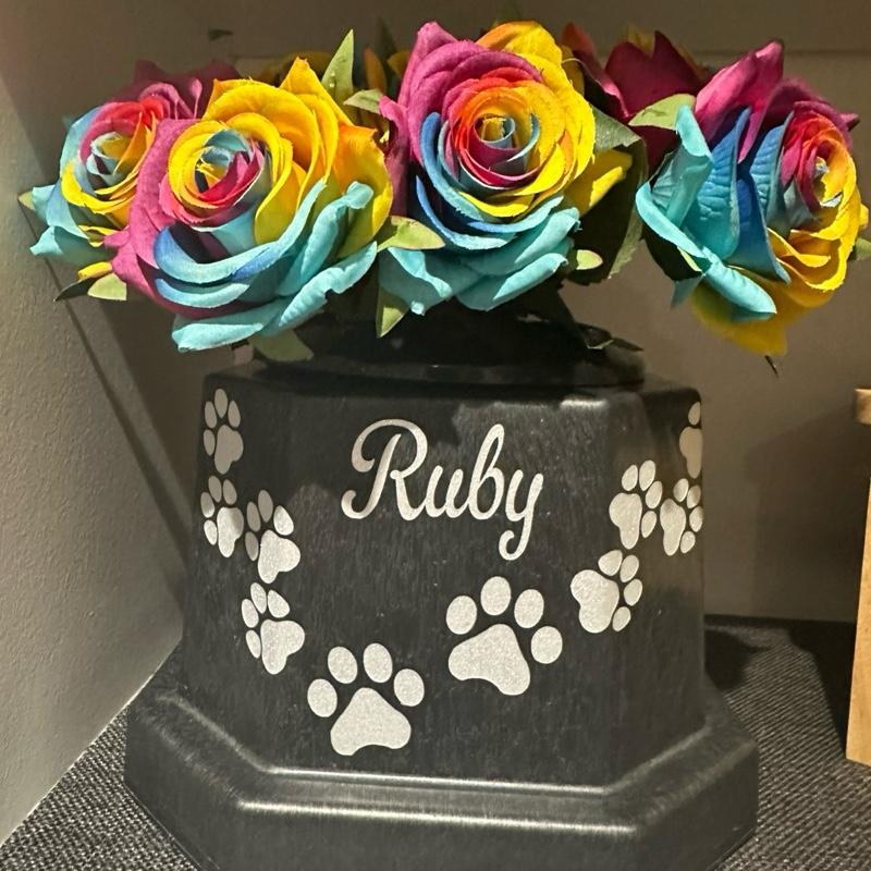 Personalised pet paw print memorial flower vase flower options